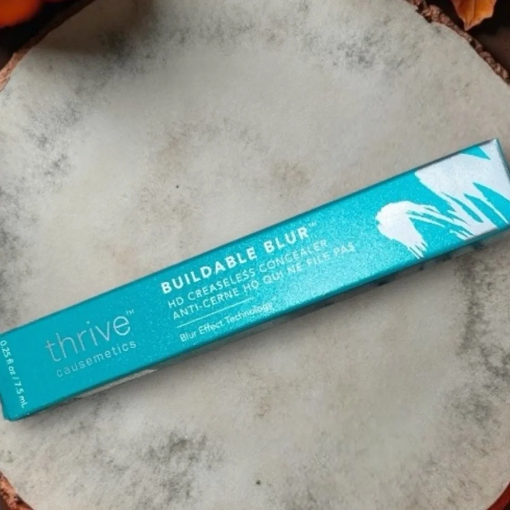 NIB Deep Cool Thrive Causemetics HD Creaseless Concealer for Flawless Coverage